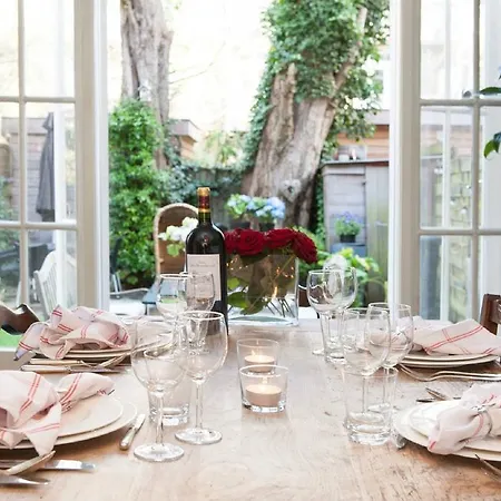 The Blossom Bed and Breakfast Άμστερνταμ